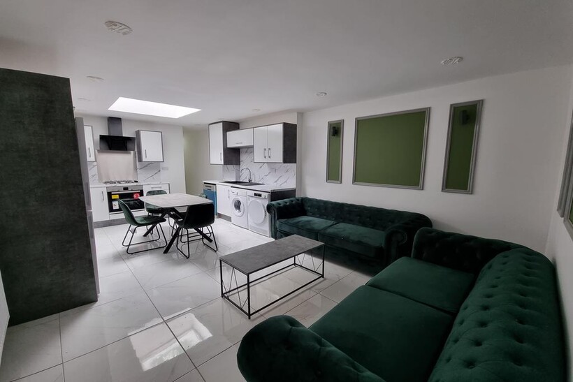 Katie Road, Birmingham B29 6 bed detached house to rent - £3,120 pcm (£720 pw)