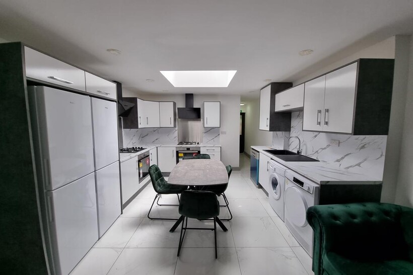 Katie Road, Birmingham B29 6 bed detached house to rent - £3,120 pcm (£720 pw)