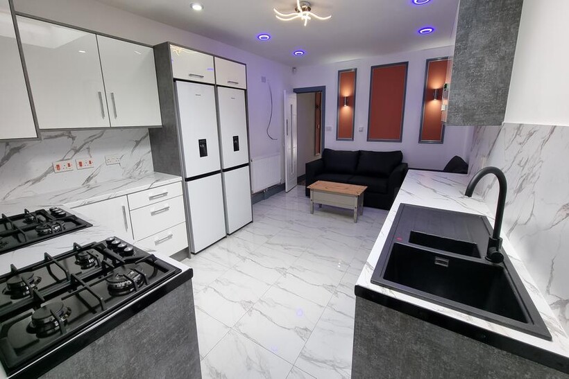 Hubert Road, Birmingham B29 6 bed detached house to rent - £3,380 pcm (£780 pw)