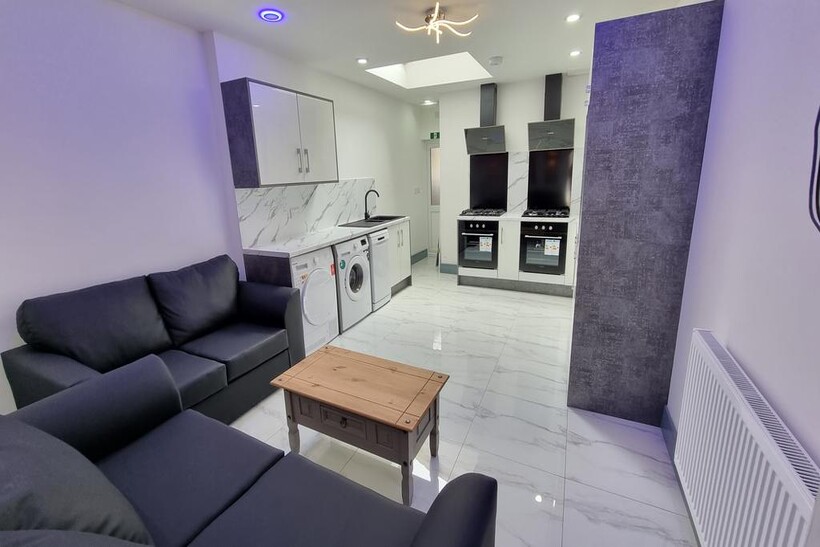 Hubert Road, Birmingham B29 6 bed detached house to rent - £3,380 pcm (£780 pw)