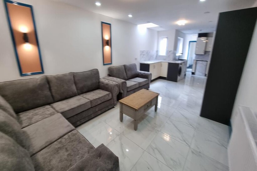 Luton Road, Birmingham B29 8 bed detached house to rent - £4,507 pcm (£1,040 pw)