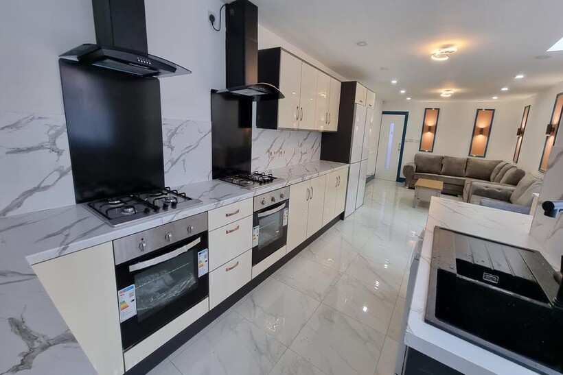 Luton Road, Birmingham B29 8 bed detached house to rent - £4,507 pcm (£1,040 pw)