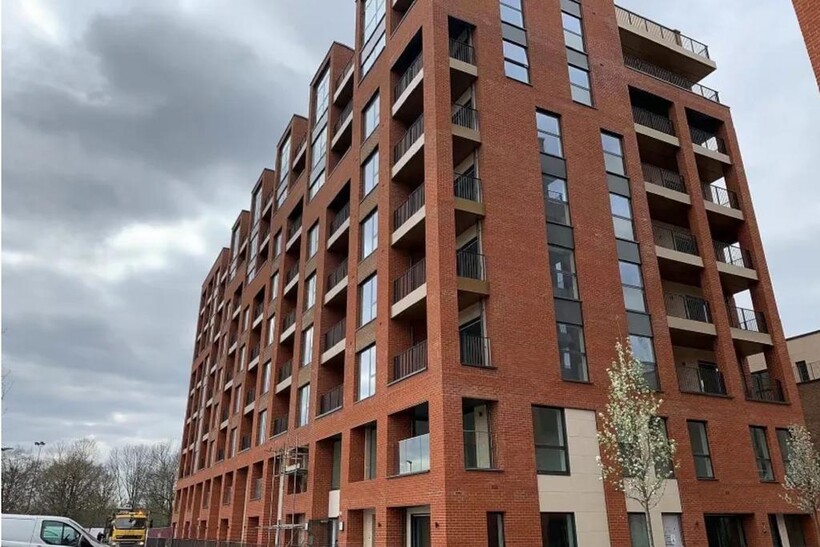 Thonrey Close, London NW9 3 bed duplex to rent - £2,650 pcm (£612 pw)