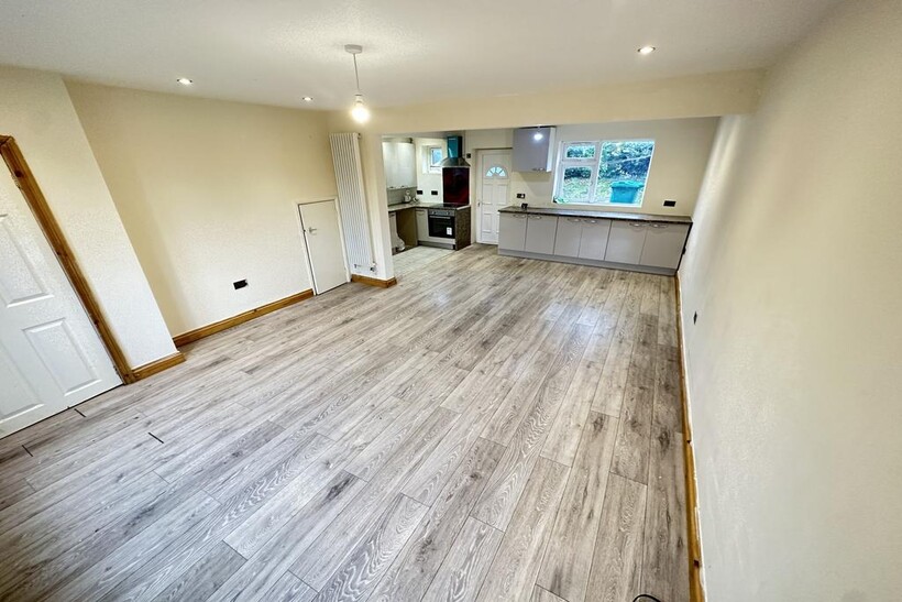 Clee Avenue, Manchester, M13 3 bed semi-detached house to rent - £1,595 pcm (£368 pw)