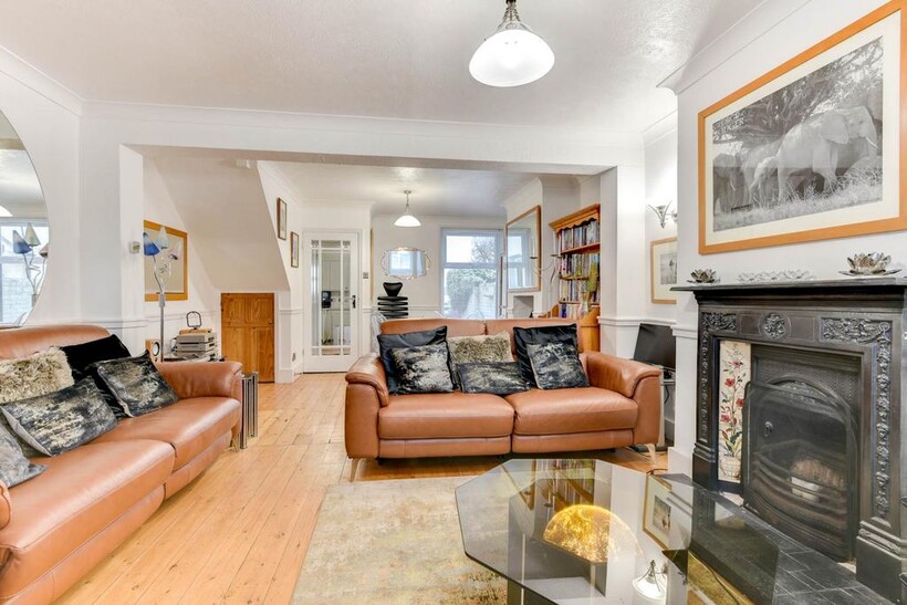 Southview Terrace, Lancing 3 bed terraced house to rent - £3,683 pcm (£850 pw)