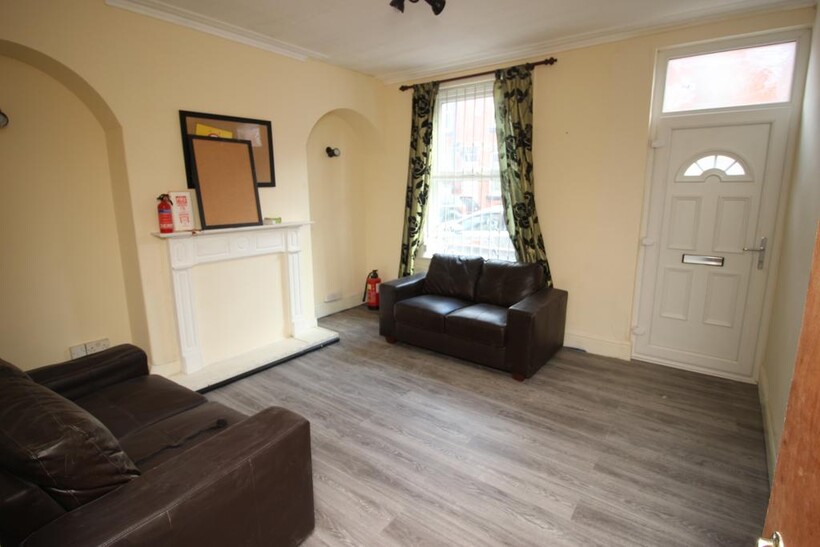 Thornville Street, Leeds LS6 3 bed terraced house to rent - £1,820 pcm (£420 pw)