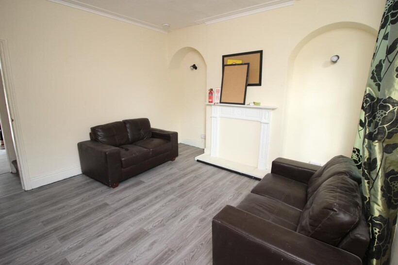 Thornville Street, Leeds LS6 3 bed terraced house to rent - £1,820 pcm (£420 pw)