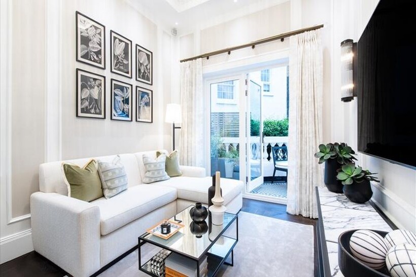 Prince of Wales Terrace, London W8 2 bed apartment to rent - £11,700 pcm (£2,700 pw)