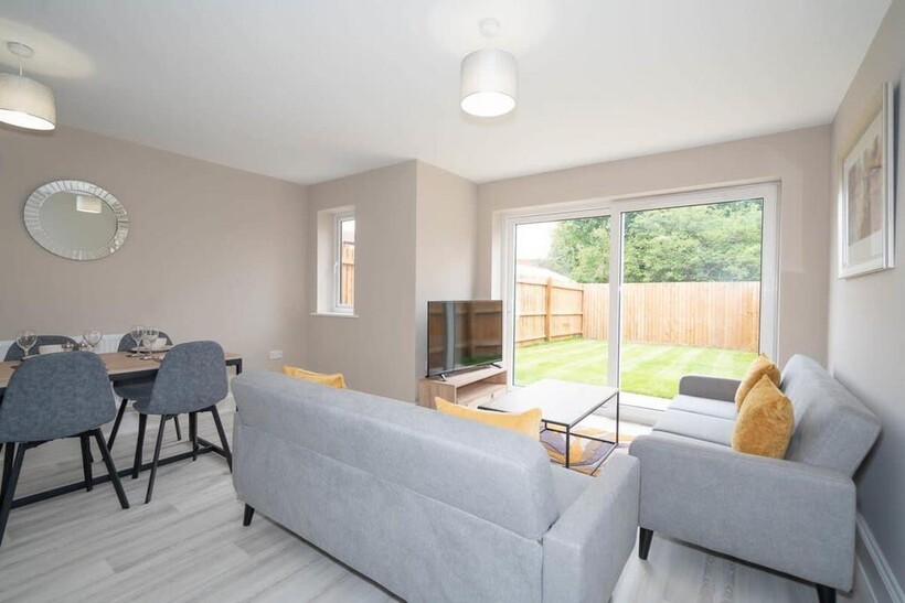 John Brooks Ave, Smethwick... 3 bed terraced house to rent - £2,311 pcm (£533 pw)