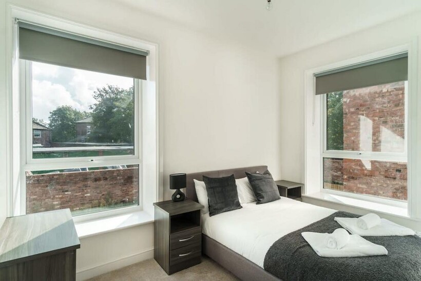 Park Terrace, Liverpool L22 3 bed serviced apartment to rent - £3,376 pcm (£779 pw)