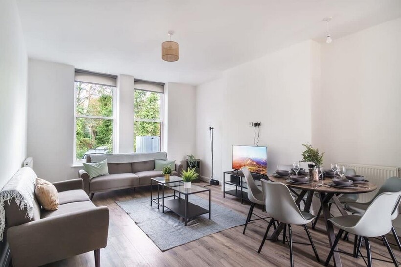 Park Terrace, Liverpool L22 3 bed serviced apartment to rent - £3,376 pcm (£779 pw)