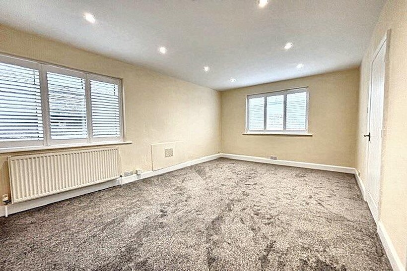 Madrid Road, Guildford GU2 3 bed flat to rent - £1,450 pcm (£335 pw)