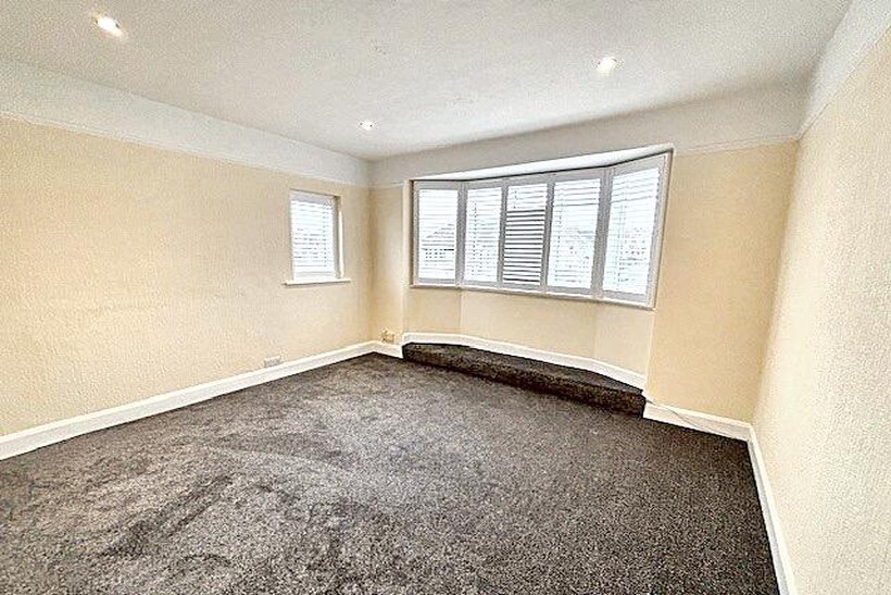 Madrid Road, Guildford GU2 3 bed flat to rent - £1,450 pcm (£335 pw)