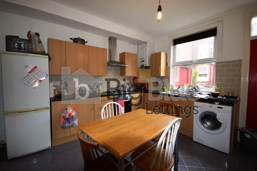 10 Beamsley Mount, hyde Park, Leeds LS6 3 bed terraced house to rent - £1,820 pcm (£420 pw)