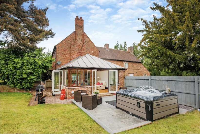 Blythbury Farm House, Shifnal... 4 bed detached house to rent - £2,250 pcm (£519 pw)