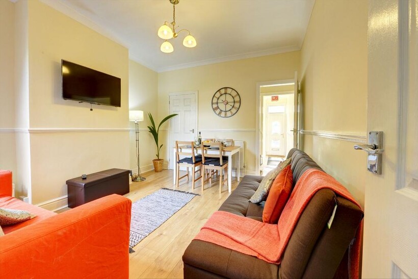 Newcombe Road, Coventry CV5 3 bed end of terrace house to rent - £3,235 pcm (£747 pw)