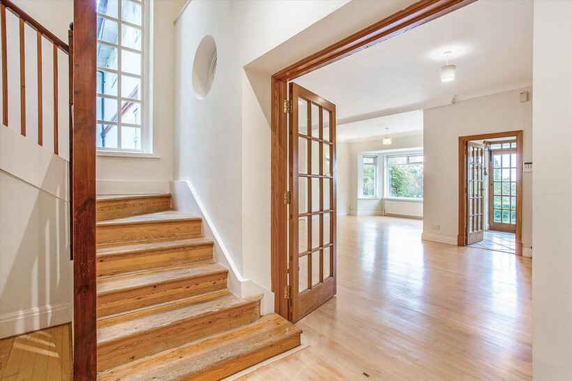 Longcross Road, Longcross, Surrey, KT16. 6 bed detached house to rent - £10,750 pcm (£2,481 pw)