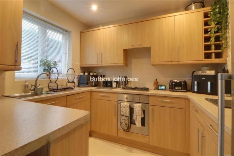 Conway Close, Crewe 3 bed semi-detached house to rent - £950 pcm (£219 pw)