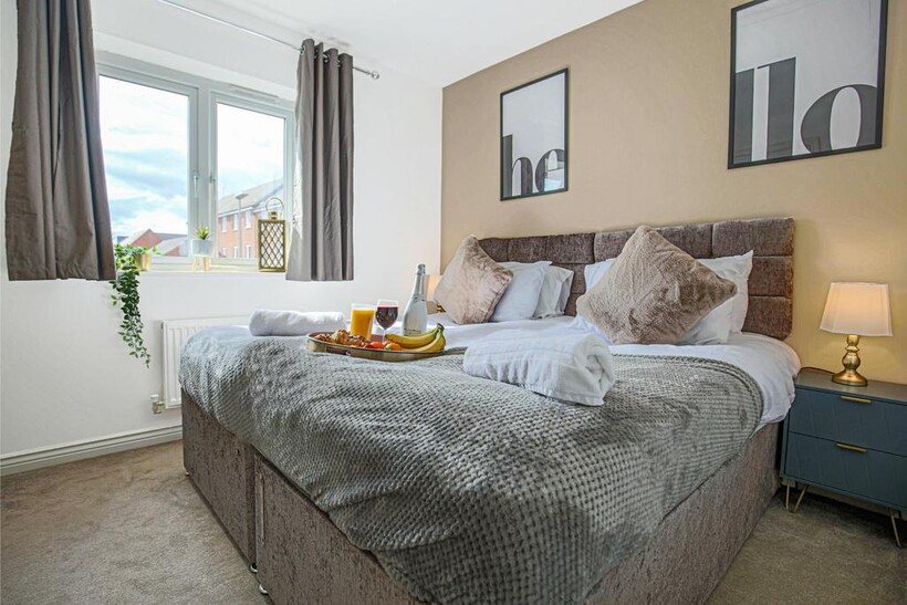 Winchcombe Meadows, Oakridge Park MK14 3 bed house to rent - £4,380 pcm (£1,011 pw)