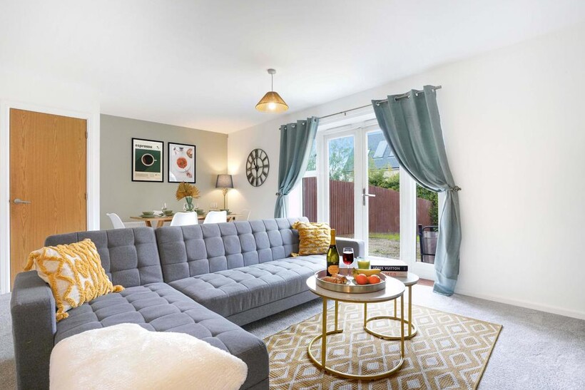 Appledore Grove, Brooklands MK10 3 bed house to rent - £4,380 pcm (£1,011 pw)