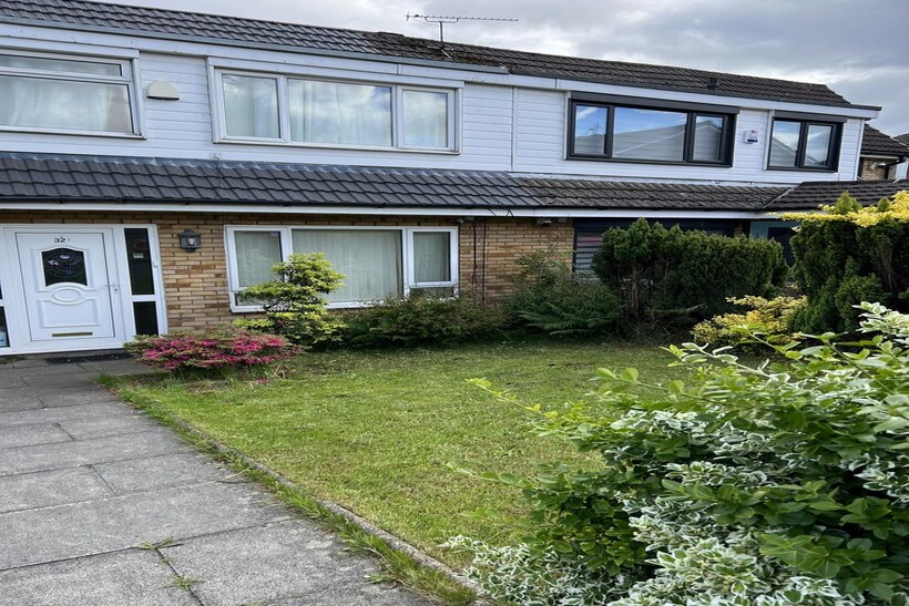 Cromer Road, Bury BL8 1 bed in a house share to rent - £800 pcm (£185 pw)