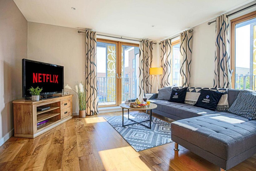 Columbia Place, Campbell Park MK9 2 bed serviced apartment to rent - £3,660 pcm (£845 pw)