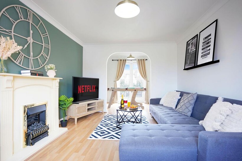 School Lane, Grange Park NN4 4 bed house to rent - £4,860 pcm (£1,122 pw)