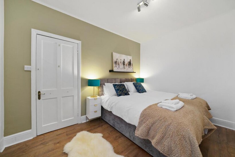 Adams Avenue, Northampton NN1 5 bed house to rent - £5,130 pcm (£1,184 pw)