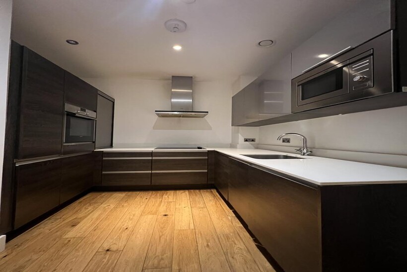 Balmes Road, London N1 4 bed apartment to rent - £3,500 pcm (£808 pw)