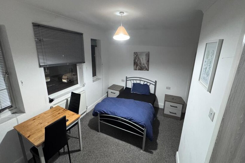 Swakeleys Road, Ickenham UB10 1 bed in a flat share to rent - £975 pcm (£225 pw)