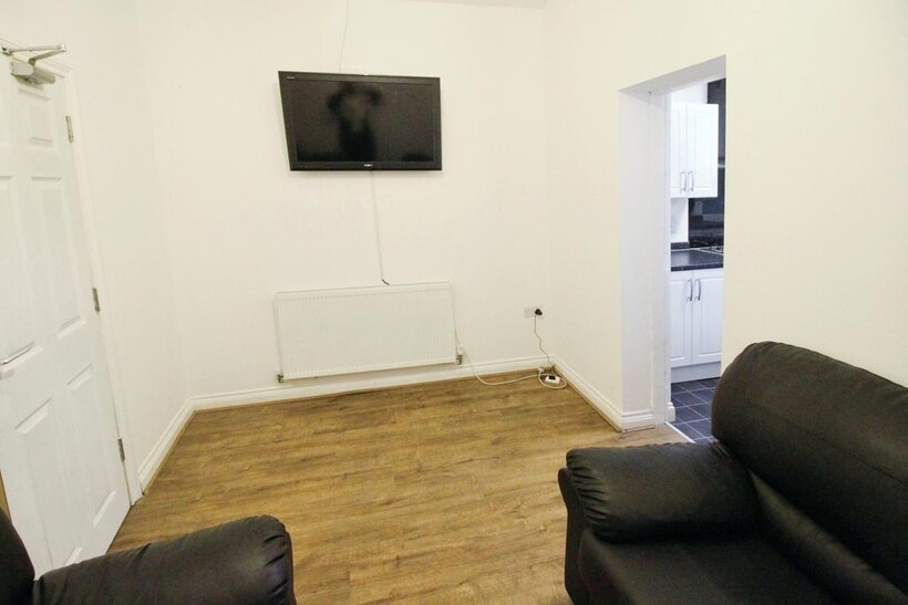 Claude Street, Lenton NG7 5 bed terraced house to rent - £1,760 pcm (£406 pw)