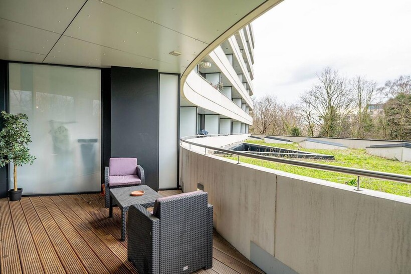 Chiswick Point, Chiswick, London, W4 1 bed flat to rent - £3,600 pcm (£831 pw)