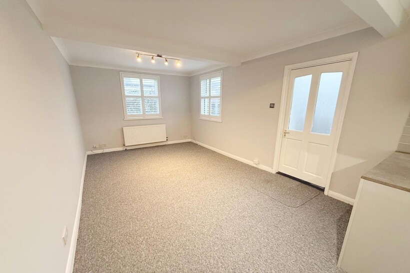 Loder Road, Brighton BN1 2 bed flat to rent - £1,450 pcm (£335 pw)