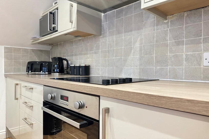 Margaret Road, Whitley Bay. *.... 2 bed apartment to rent - £3,802 pcm (£877 pw)