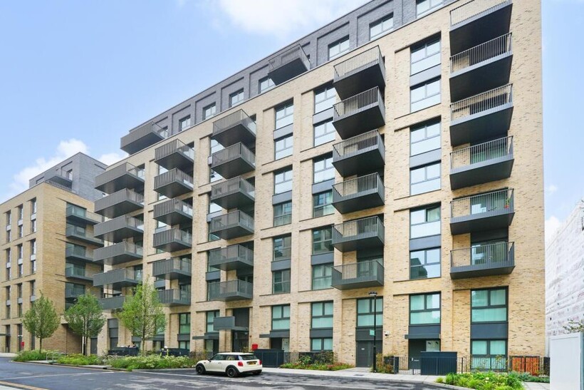 Anax Street, Woodberry Down, London N4 2 bed flat to rent - £3,200 pcm (£738 pw)
