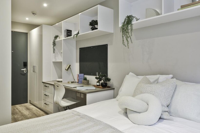 Plot Buccleuch Street, Classic 3-4... 1 bed in a flat share to rent - £1,339 pcm (£309 pw)