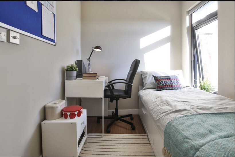 Plot Library Lofts, Classic Bigger... 1 bed in a flat share to rent - £1,339 pcm (£309 pw)