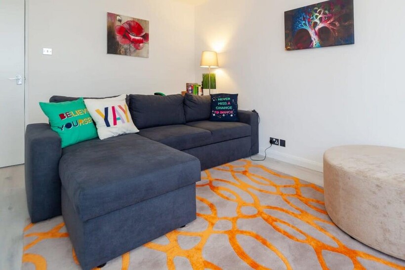 Bath Street, London EC1V 3 bed serviced apartment to rent - £9,600 pcm (£2,215 pw)