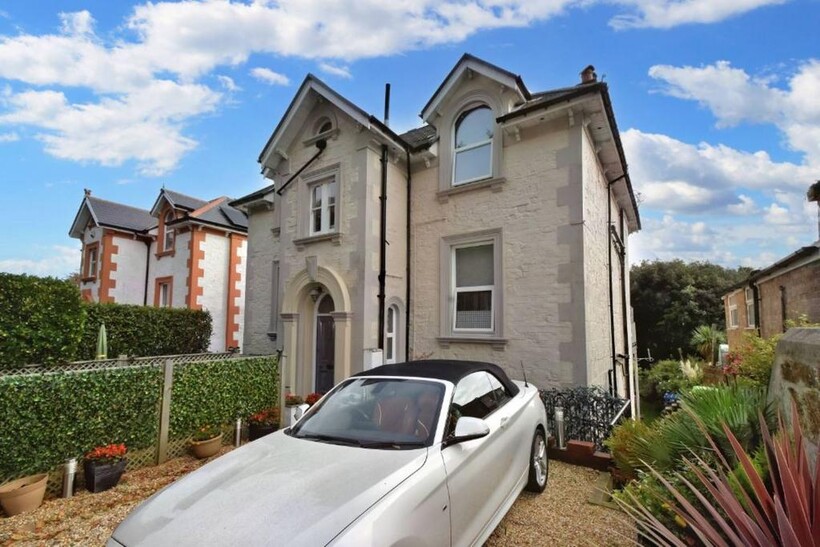 St. Boniface Road, Ventnor PO38 1 bed flat to rent - £625 pcm (£144 pw)