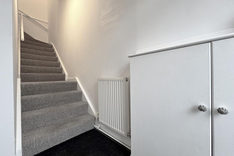 St. Johns Road, Sandown PO36 2 bed terraced house to rent - £725 pcm (£167 pw)