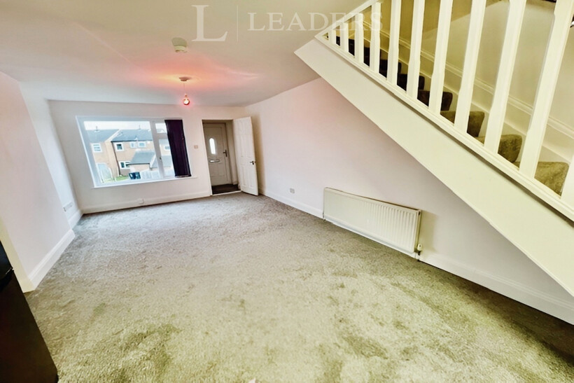 Cottingley Approach, Leeds 2 bed semi-detached house to rent - £925 pcm (£213 pw)