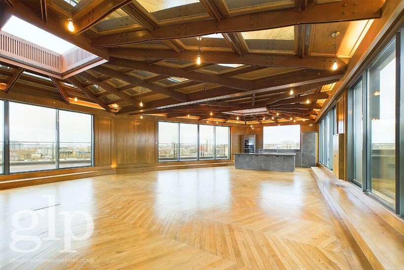 Holmes Road, Kentish Town, NW5 4 bed penthouse to rent - £13,000 pcm (£3,000 pw)