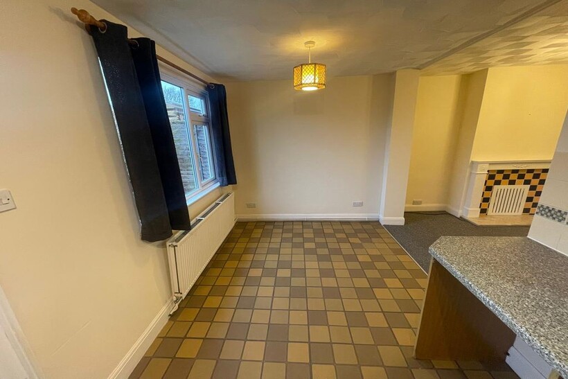Newbury Road, Ipswich IP4 3 bed detached house to rent - £1,350 pcm (£312 pw)