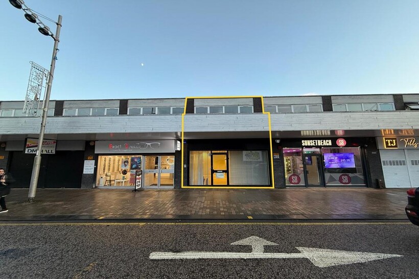 Hairst Street, Renfrew PA4 Retail property (high street) to rent - £917 pcm (£212 pw)