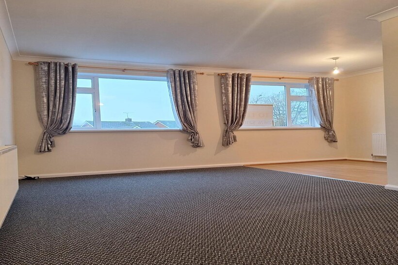 The Green, Meriden CV7 2 bed flat to rent - £925 pcm (£213 pw)
