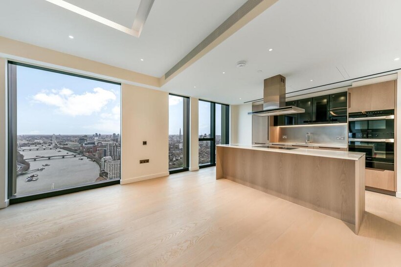 River Park Tower, Nine Elms Lane... 3 bed flat to rent - £11,332 pcm (£2,615 pw)
