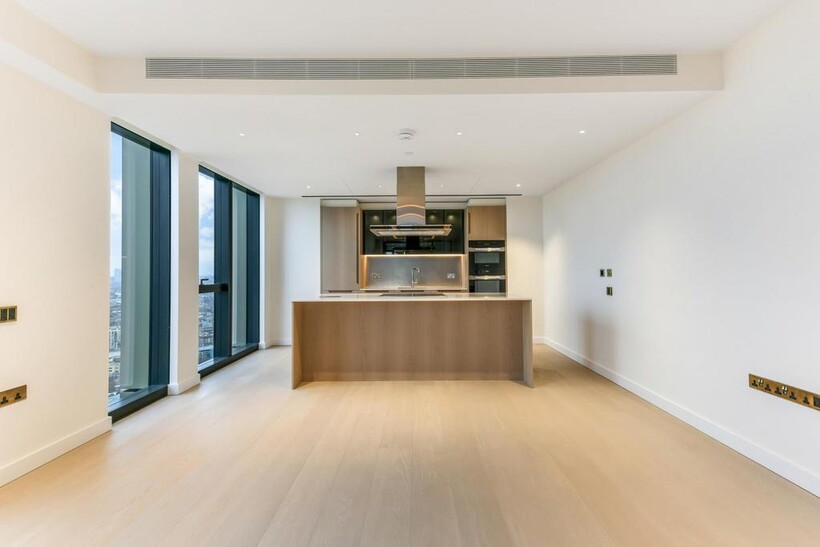 River Park Tower, Nine Elms Lane... 3 bed flat to rent - £11,332 pcm (£2,615 pw)