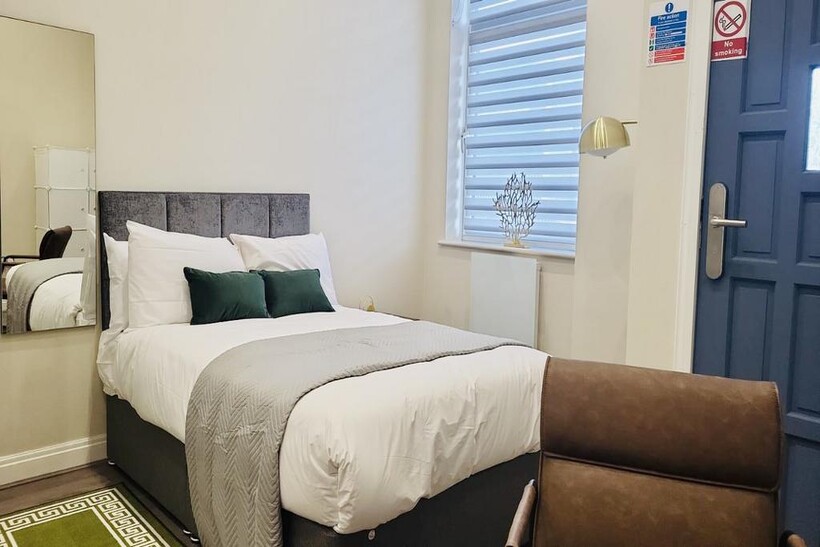 Lombard Road, London SW11 1 bed serviced apartment to rent - £4,200 pcm (£969 pw)