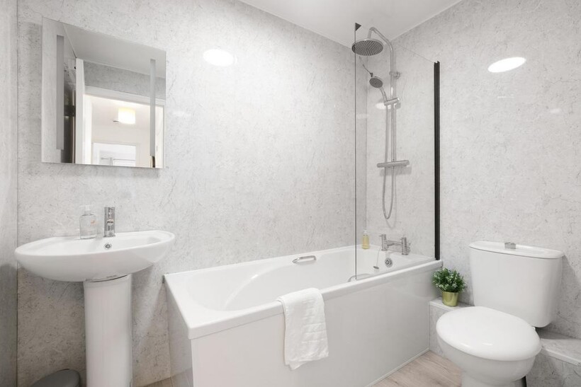 E14 Tyndal Ct 09 2 bed apartment to rent - £4,000 pcm (£923 pw)