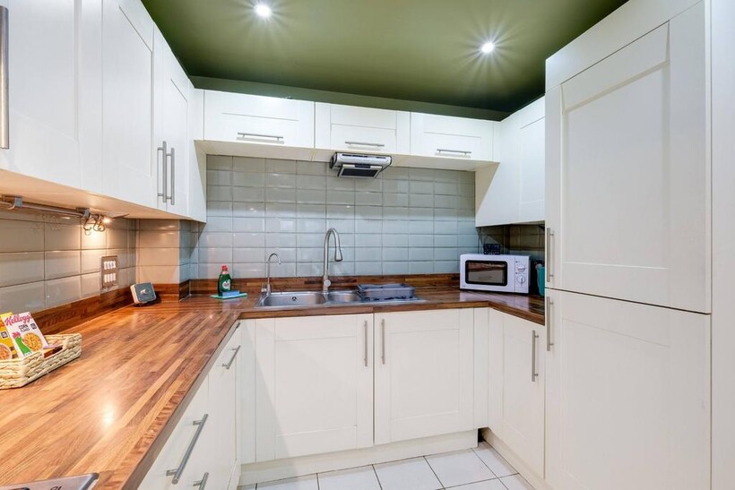 SL1 Graylands Cl 20 3 bed semi-detached house to rent - £5,415 pcm (£1,250 pw)